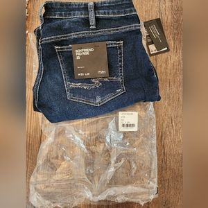 SILVER Boyfriend Midrise Jeans. NWT still in packaging.
